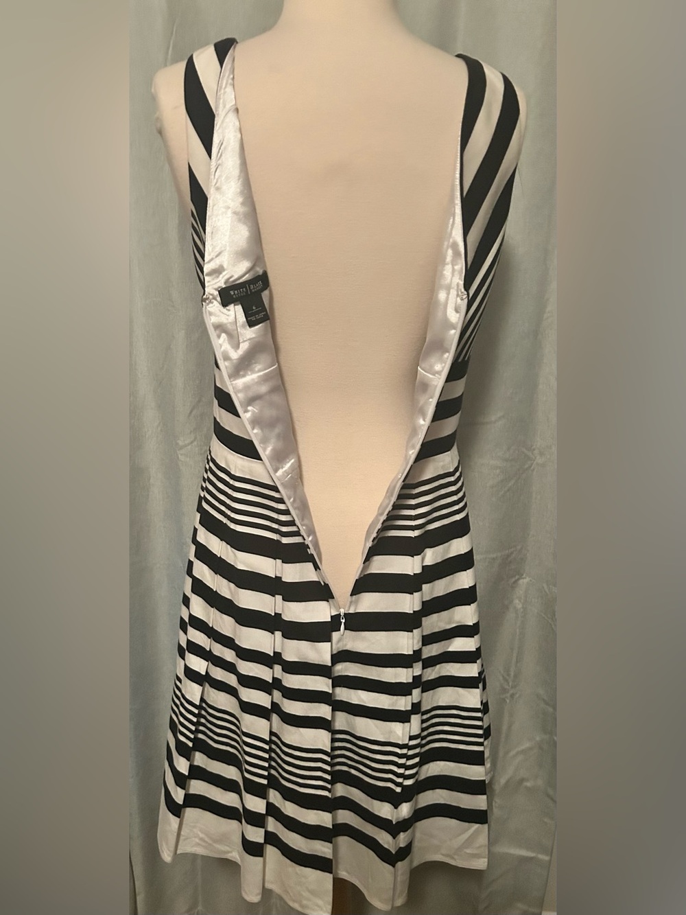 White House Black Market Black & White Striped V-Neck Dress - Picture 3 of 13